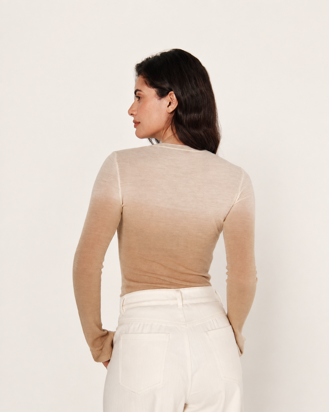 THE DIP-DYED PETAL WOOL TOP Beige