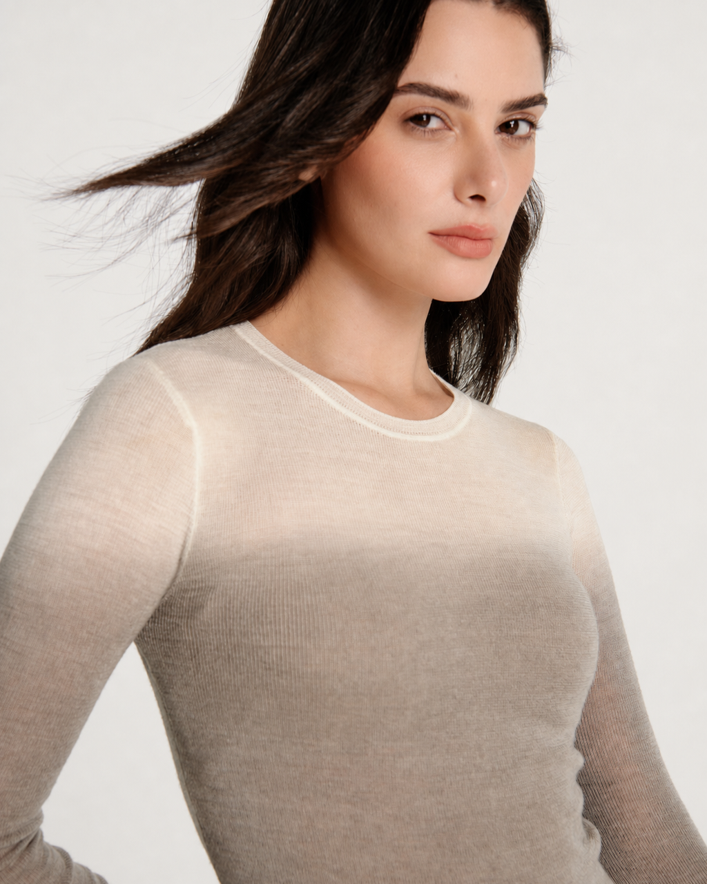 THE DIP-DYED PETAL WOOL TOP GREY
