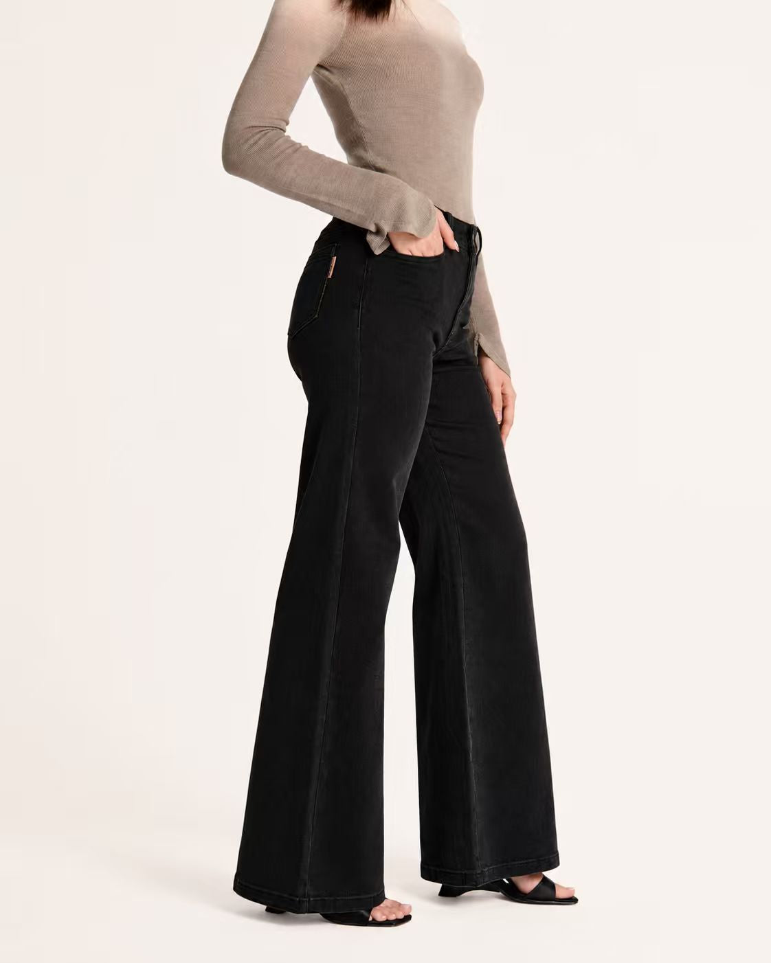 Shaping Wide Leg Jean Black