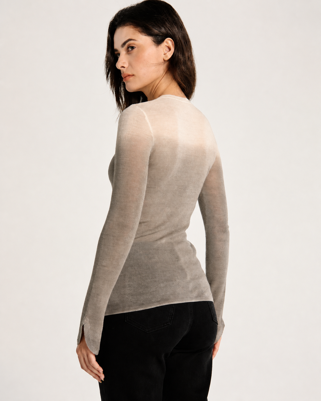 THE DIP-DYED PETAL WOOL TOP GREY
