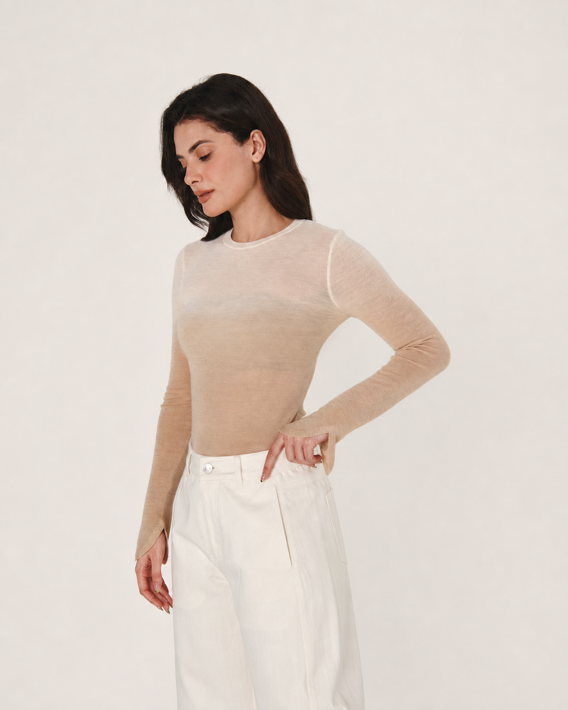 THE DIP-DYED PETAL WOOL TOP Beige