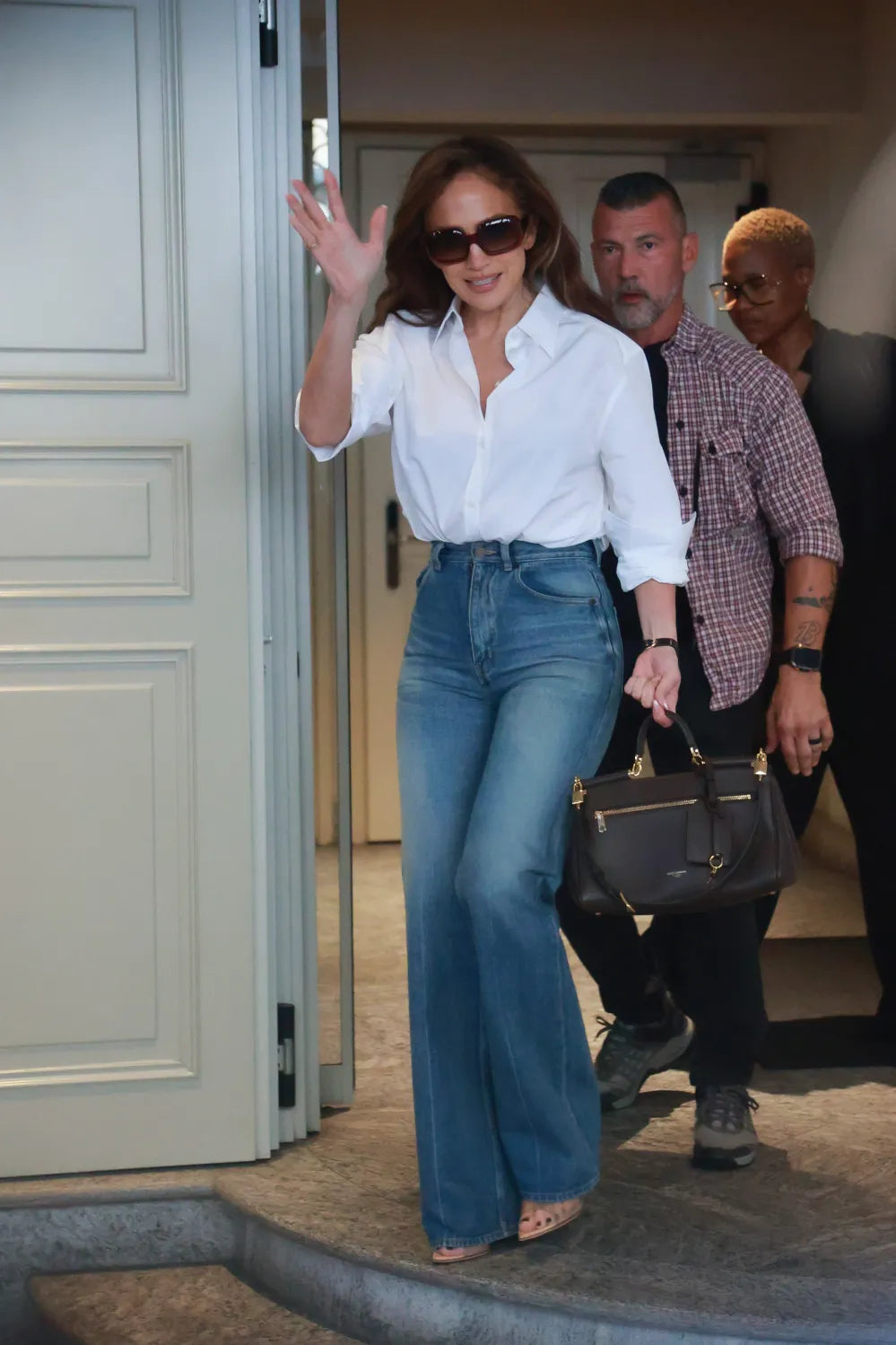 JENNIFER LOPEZ'S RICH MOM JEANS LOOK FOR LESS